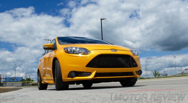 The Ford Focus ST delivers an aggressive look not found on the normal Ford Focus.